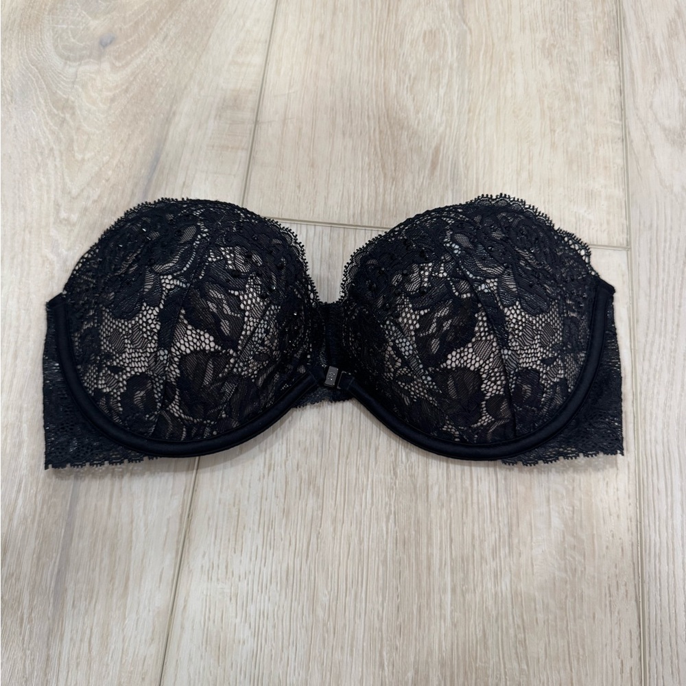 Elegant Black Lace Strapless Bra